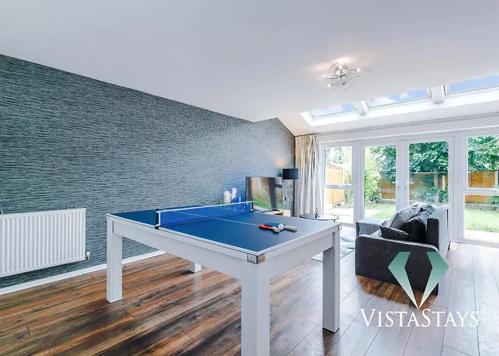 Apartament Spacious 3bdr House By Vista Short Lets & Serviced Salford With Pool Table & Free Parking Manchester