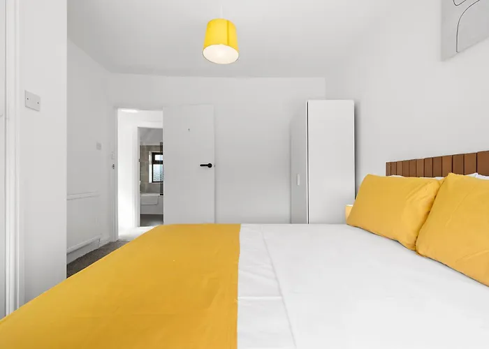 52 Furnival Road, Pensión