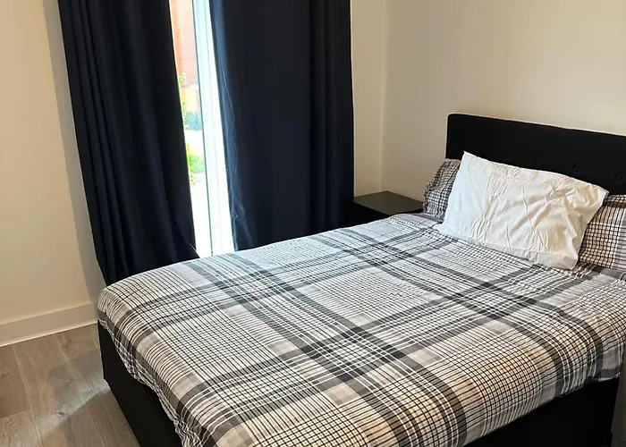 Lush King Ensuite In A Shared Manchester