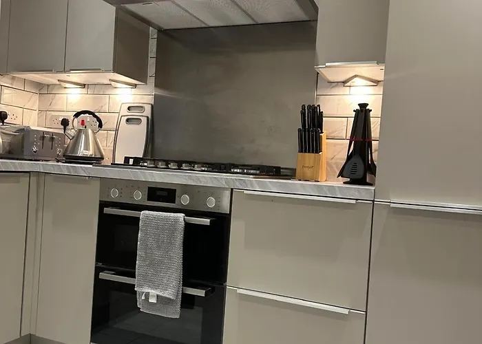 아파트 Lush King Ensuite In A Shared