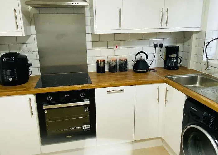 Live Coop Apartment-entire House With Free Parking And Garden- Etihad Stadium Nyaraló