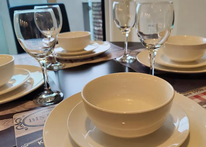 Free Private Parking - City Centre 2 Bedroom Ensuite Near Shopping & Financial Centre, Victoria Station & Ao 아파트