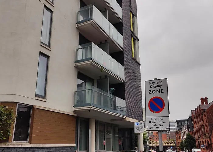 Free Private Parking - City Centre 2 Bedroom Ensuite Near Shopping & Financial Centre, Victoria Station & Ao 아파트 *