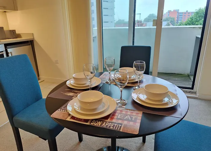 Free Private Parking - City Centre 2 Bedroom Ensuite Near Shopping & Financial Centre, Victoria Station & Ao * 맨체스터