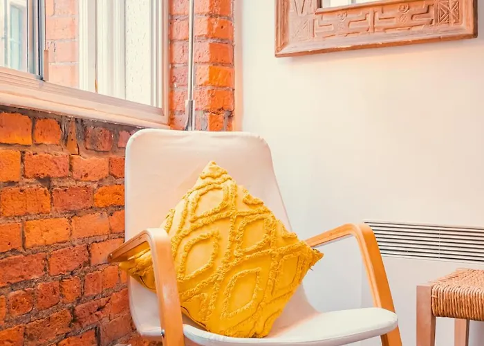 Chic Georgian Flat In *