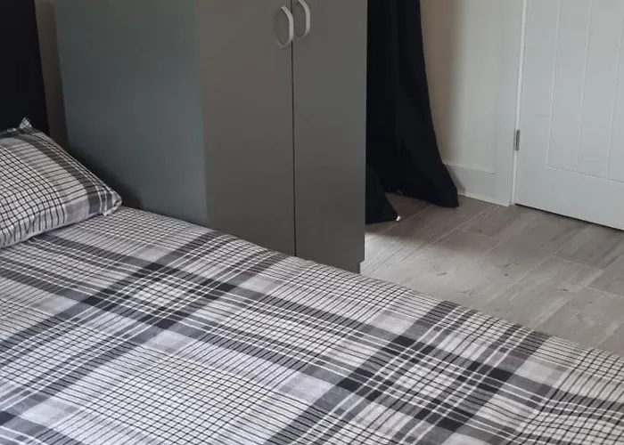 아파트 Lush King Ensuite In A Shared *