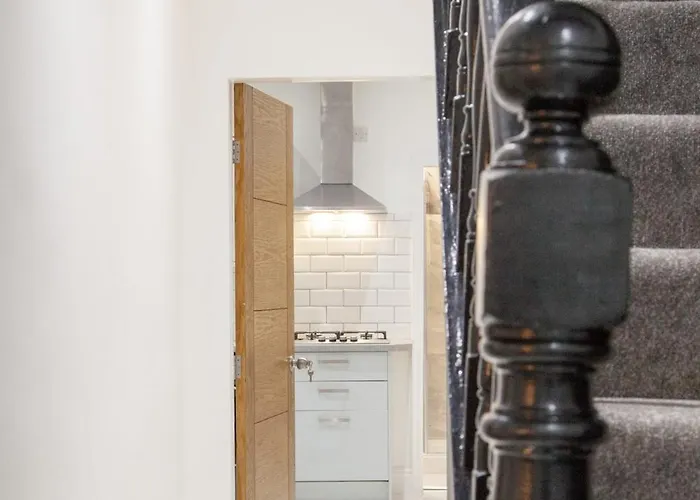 Entire Luxury In Old Trafford, Next To Mufc *