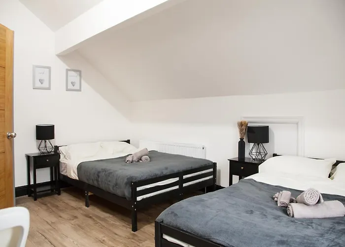 Entire Luxury In Old Trafford, Next To Mufc