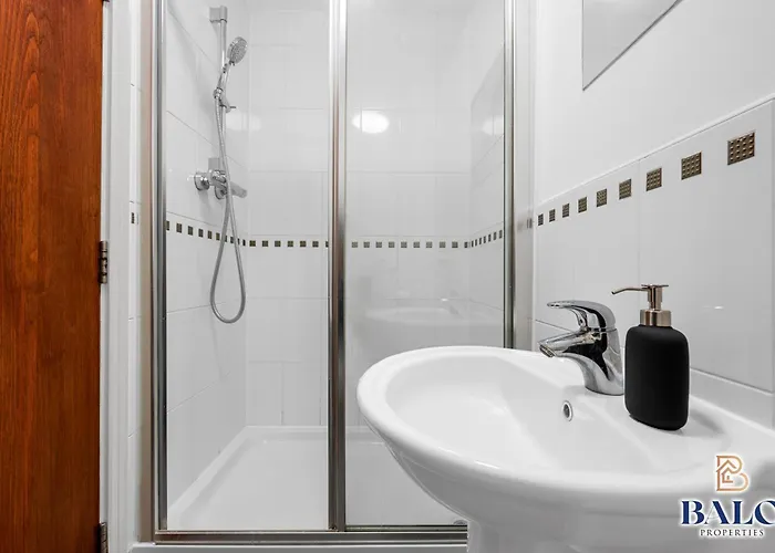 Modern Spacious 2bedroom Great! Location By Etihad Mancity Stadium& Coop Live Arena * 맨체스터