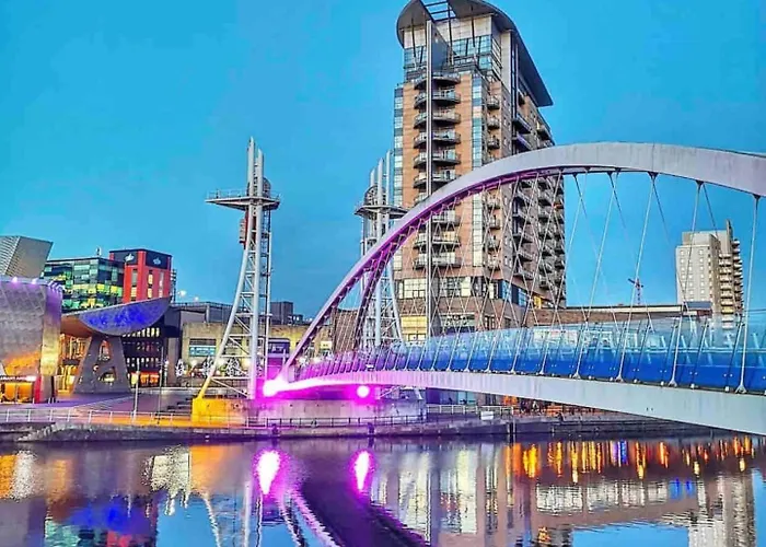 Large & Stylish Townhouse King Beds&free Parking Сasa de vacaciones Mánchester