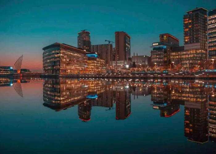 펜션 Large & Stylish Townhouse King Beds&free Parking 맨체스터