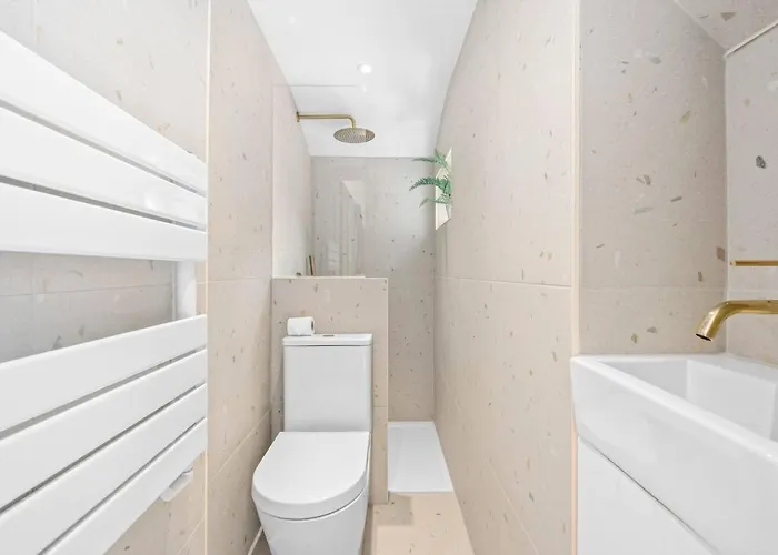 Large & Stylish Townhouse King Beds&free Parking * 맨체스터