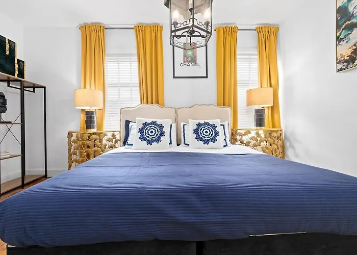 Large & Stylish Townhouse King Beds&free Parking Dom wakacyjny