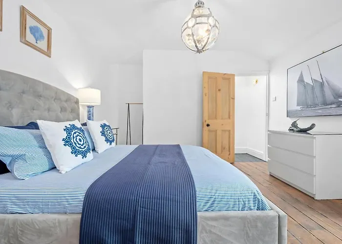 Large & Stylish Townhouse King Beds&free Parking Сasa de vacaciones *