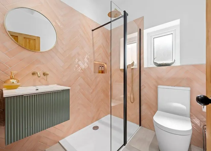 Large & Stylish Townhouse King Beds&free Parking Сasa de vacaciones Mánchester