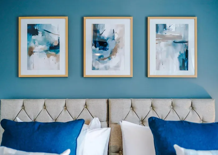 New! Stylish 2-bed In By 53 Degrees Property, Great Location - Sleeps 6! Apartamento *