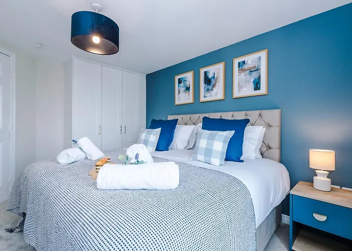 New! Stylish 2-bed In By 53 Degrees Property, Great Location - Sleeps 6! Manchester