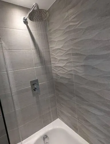 Апартаменты Lovely 1br Penthouse Near Mcr Stadiums *