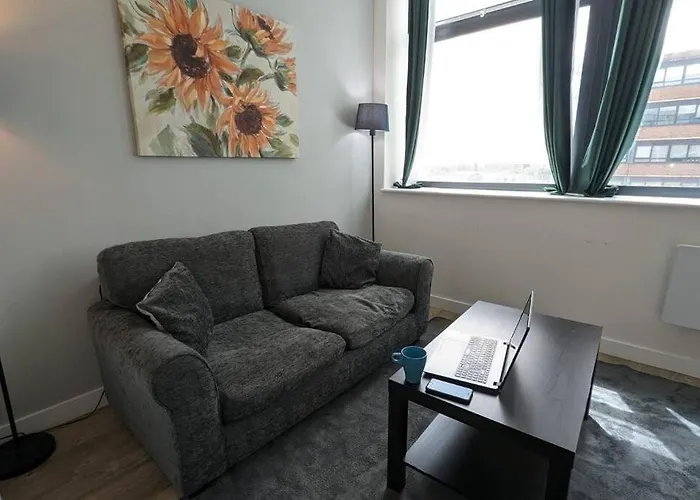 Lovely 1br Penthouse Near Mcr Stadiums Апартаменты