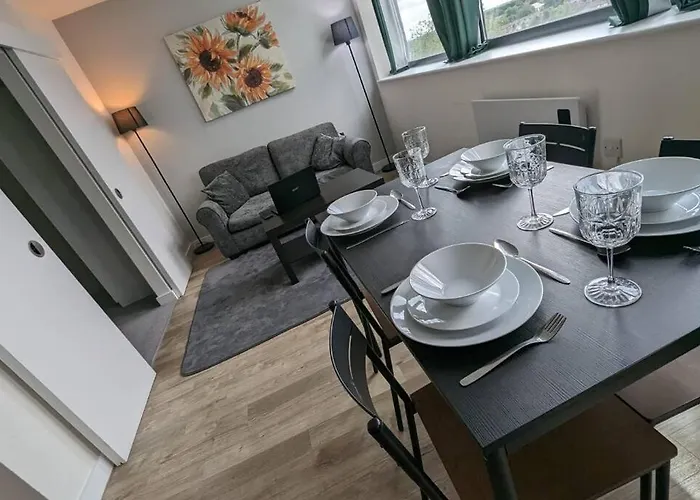 Lovely 1br Penthouse Near Mcr Stadiums 아파트