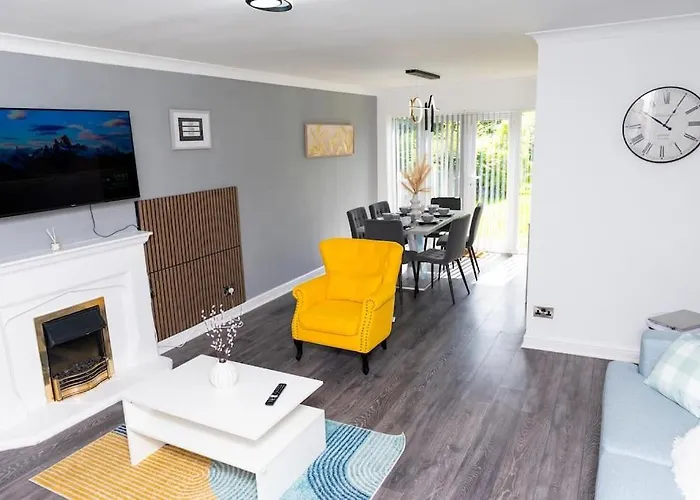 3 Bedroom House With En-suite Free Wifi And Parking 펜션 맨체스터