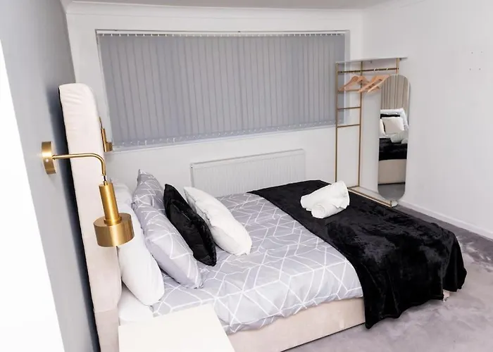 펜션 3 Bedroom House With En-suite Free Wifi And Parking 맨체스터