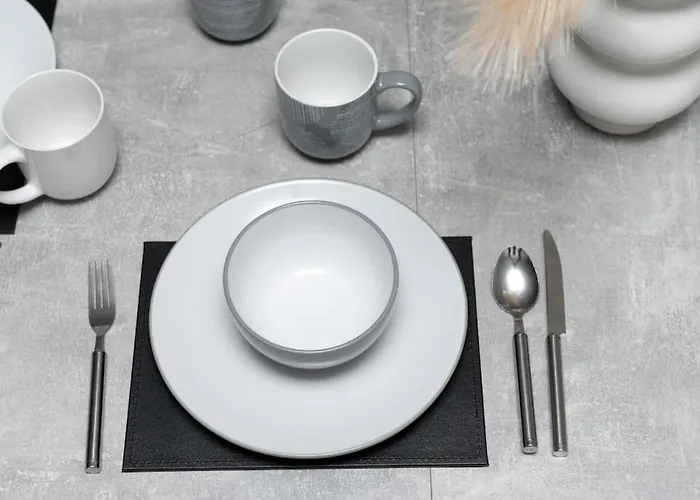 3 Bedroom House With En-suite Free Wifi And Parking 펜션 *