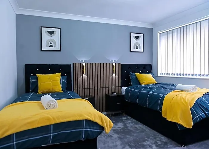 펜션 3 Bedroom House With En-suite Free Wifi And Parking