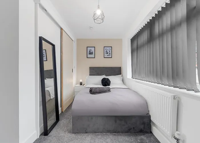 Rum i privatbostad Morden En-suite - Close Cente & Etihad Stadium *