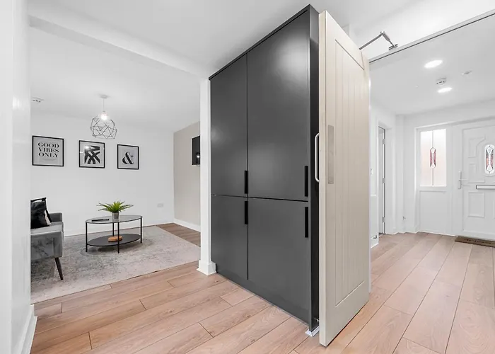 Rum i privatbostad Morden En-suite - Close Cente & Etihad Stadium