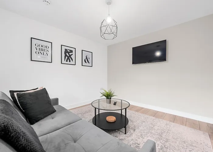 Rum i privatbostad Morden En-suite - Close Cente & Etihad Stadium *