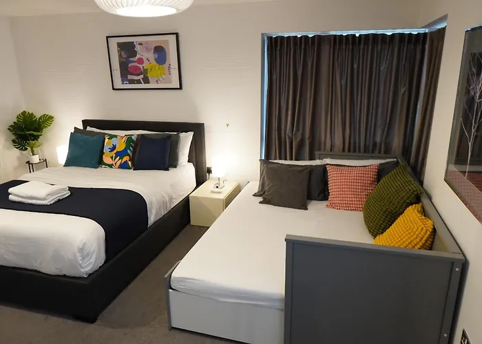 民宿 Luxury - Pick A - Free Parking & Kitchen Access, Near Etihad Stadium, The Coop Live & Piccadilly Station,