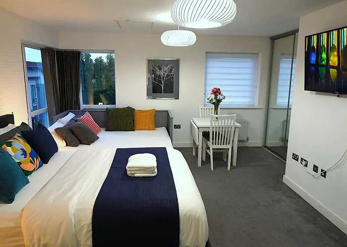 Luxury - Pick A - Free Parking & Kitchen Access, Near Etihad Stadium, The Coop Live & Piccadilly Station, * 曼彻斯特