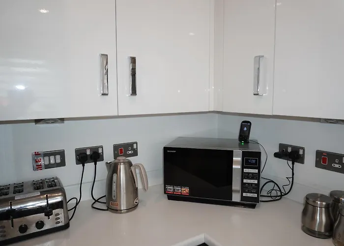 Luxury - Pick A - Free Parking & Kitchen Access, Near Etihad Stadium, The Coop Live & Piccadilly Station, * Manchester