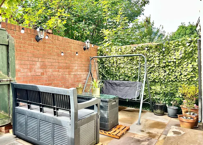 Lux Quadruple Media Mufc Salford בית אירוח *