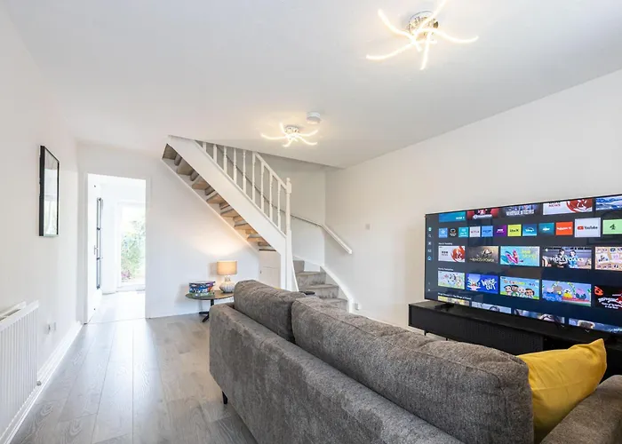 Luxury House By Etihad And Coop Arena *