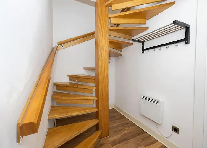 Near Centre,penthouse,etihad ,cooplive Apartament *