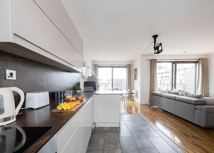 아파트 Near Centre,penthouse,etihad ,cooplive