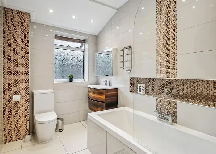 Large 3bdr House By Vista Short Lets & Serviced Glasgow With Pool Table & Free Wifi 펜션