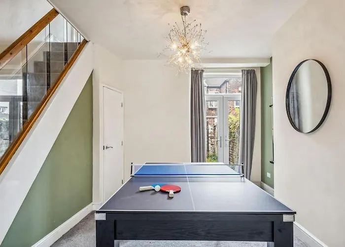 Large 3bdr House By Vista Short Lets & Serviced Glasgow With Pool Table & Free Wifi 펜션