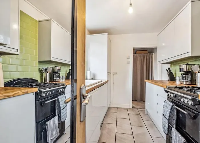 펜션 Large 3bdr House By Vista Short Lets & Serviced Glasgow With Pool Table & Free Wifi *