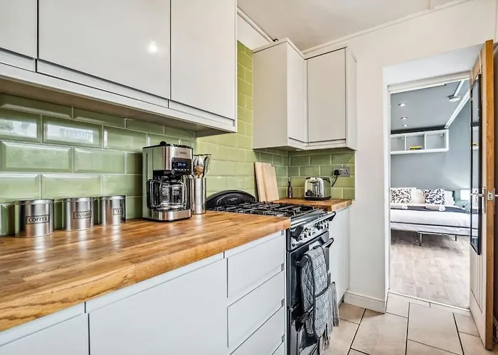 Large 3bdr House By Vista Short Lets & Serviced Glasgow With Pool Table & Free Wifi 펜션