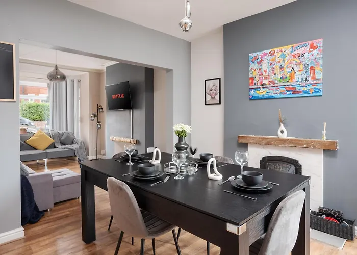 Vibrant&spacious 3br House, Near City&salford Quays, Free Parking Apartamento