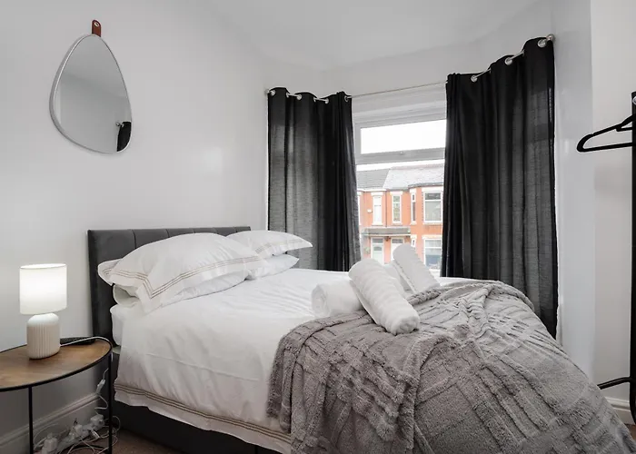 Vibrant&spacious 3br House, Near City&salford Quays, Free Parking *