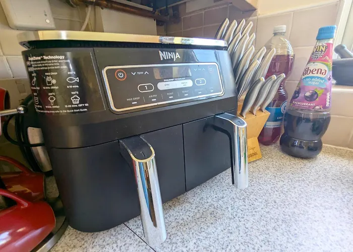 Spacious 4 Bed Riverside Manchester