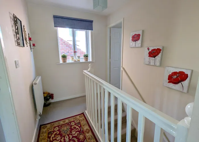 Spacious 4 Bed Riverside *