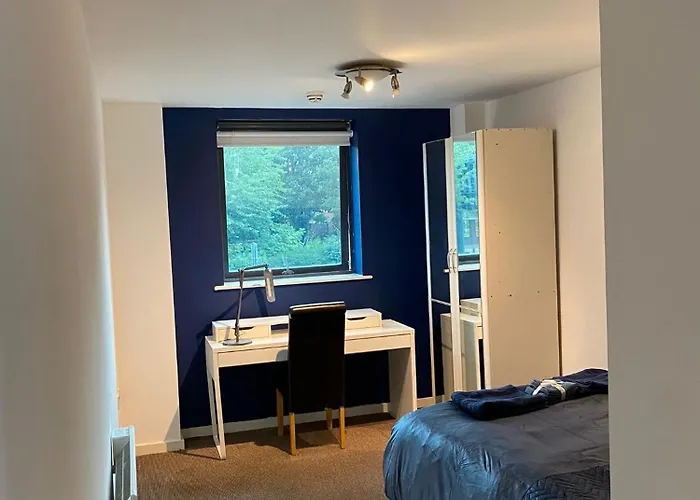 2 Bedroom 2 Bathroom Centre Apartament *