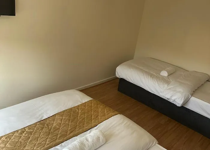 3 Bedroom Close To Stadium And Coop Live Daire *