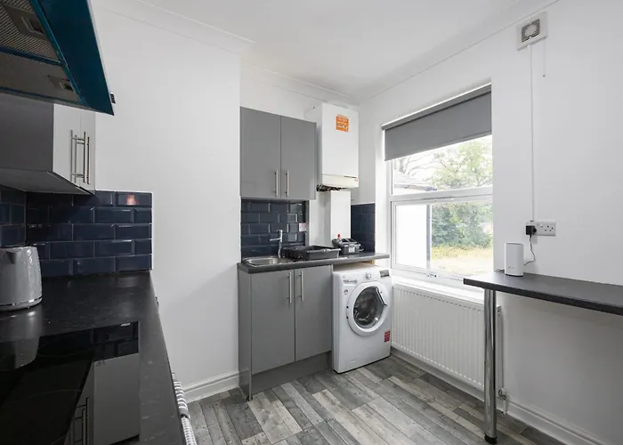 Huge 6br Sleeps 12 Near City! *