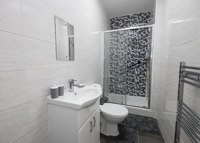 Huge 6br Sleeps 12 Near City! * 맨체스터